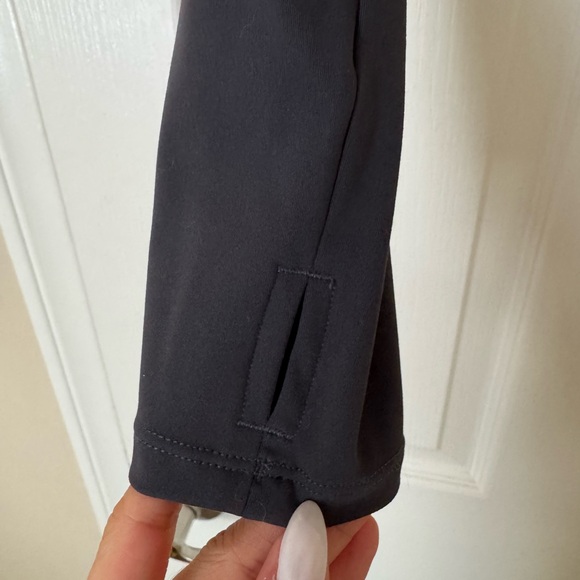 Cheak Baseflex Scrunch Padded Long Sleeve Top in Gun Metal Size S - Picture 7 of 9